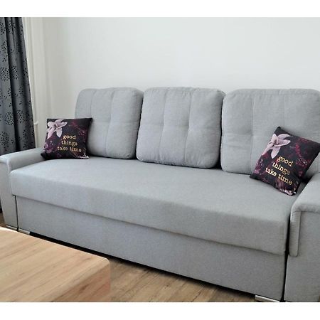 Sgl Apartments Lavickova Trencin Bagian luar foto