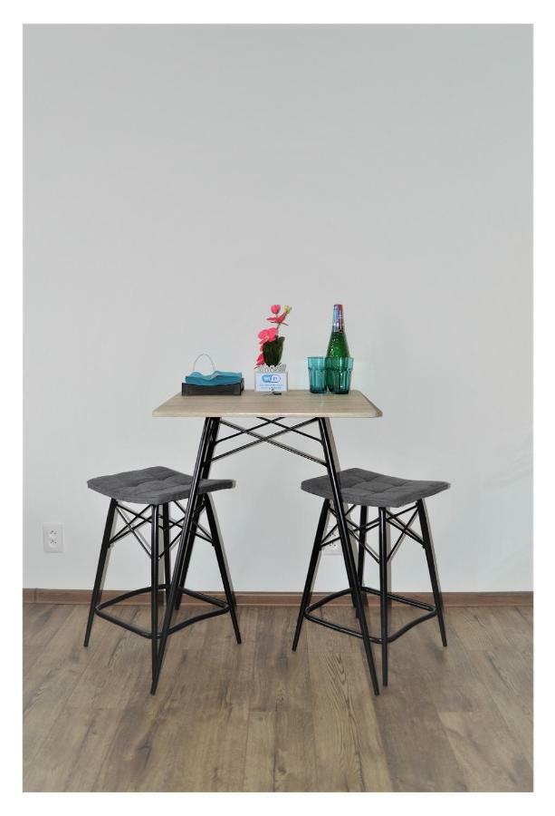 Sgl Apartments Lavickova Trencin Bagian luar foto